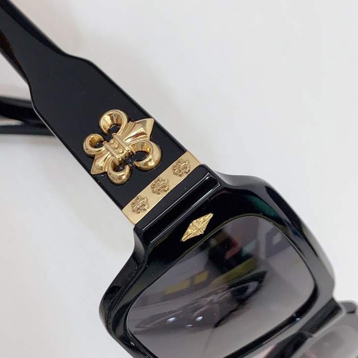 Picture of Chrome Hearts Sunglasses _SKUfw62888180fw